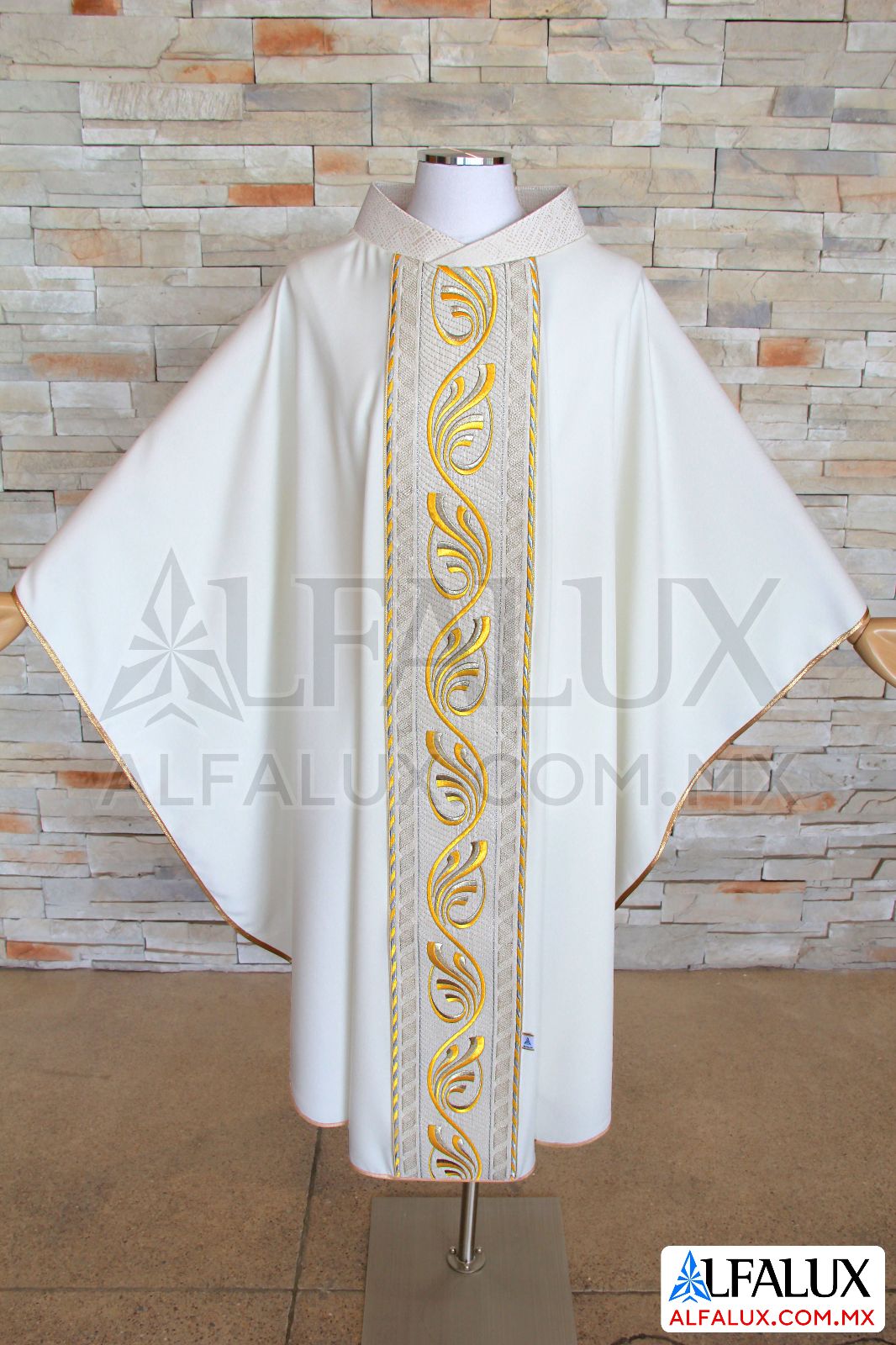 01 FUENTE DE VIDA Alfalux Casulla Perla Central Brocado (1)